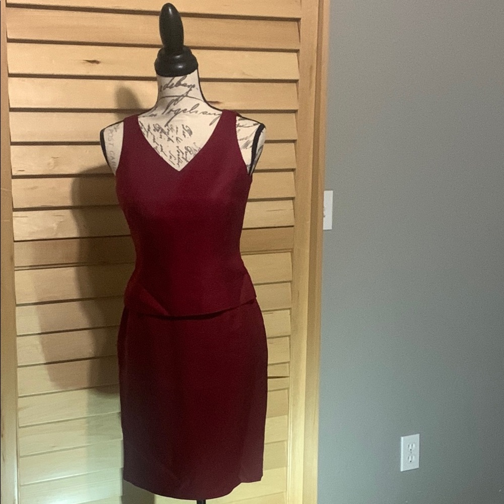 Ann Taylor Red Sheath Dress with V-Neck for Cocktail Night Out